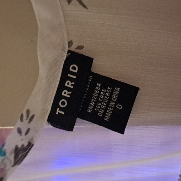 Torrid Tank Top Size 0 beautiful - Picture 2 of 3